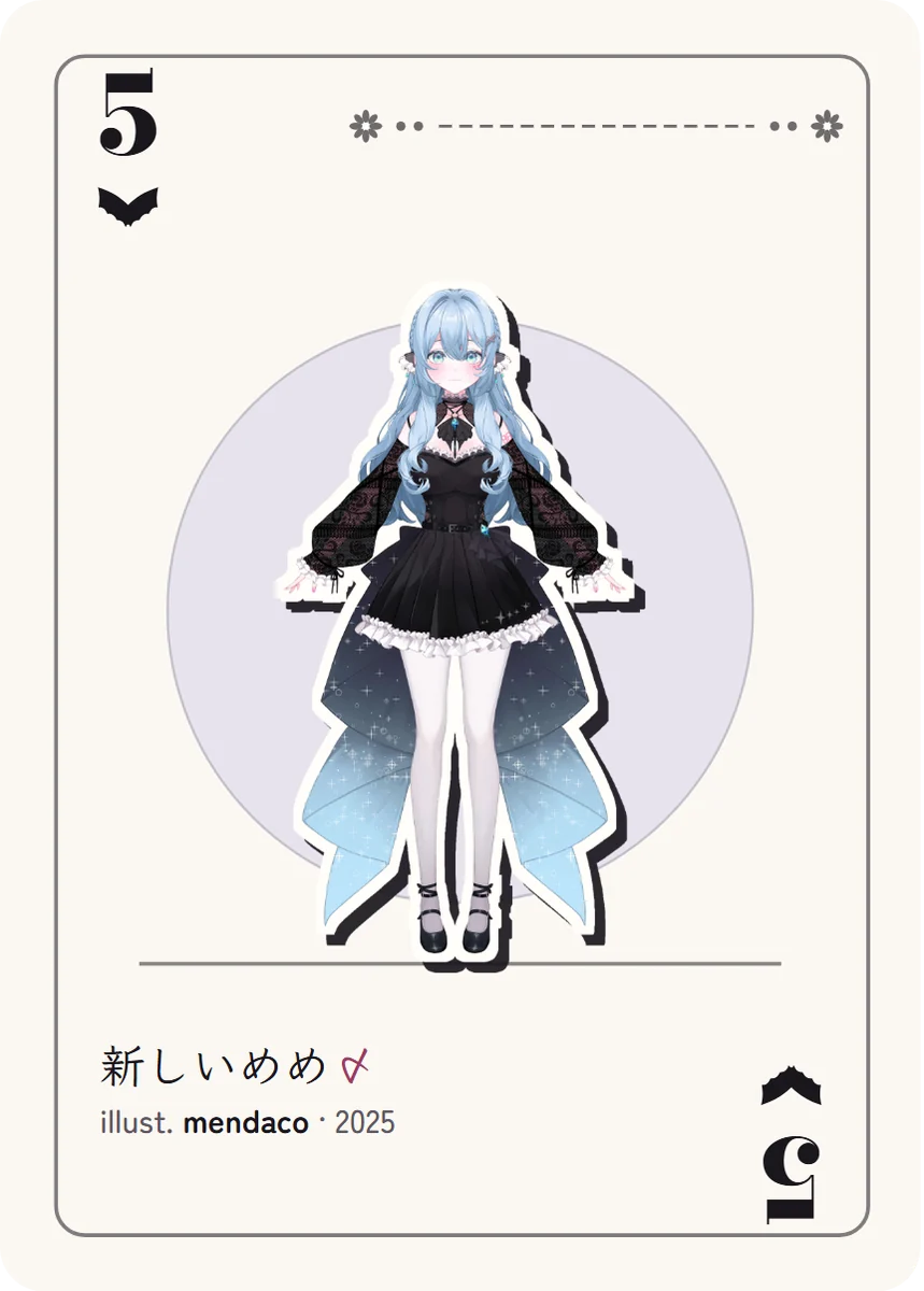 こうもり羽の5: 黒いゴシックドレスの裾が水色に透けていく、新しいめめの全身。ハートの髪飾りとこうもり羽。